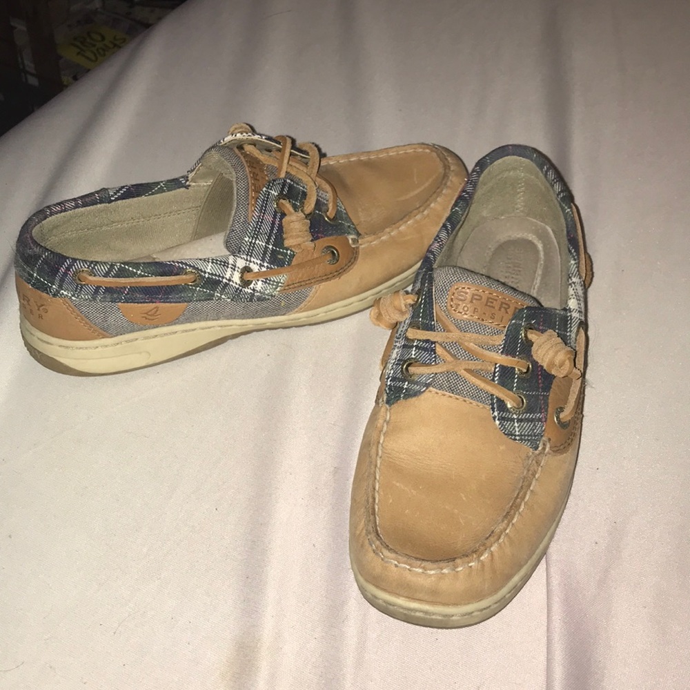Women’s Sperry Boat shoes.